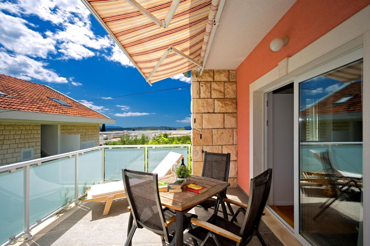 Terrace Apartment Хвар Экстерьер фото
